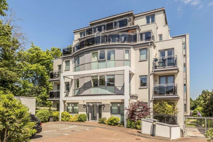 1 Bedroom Flat To Rent In Twickenham Road, Teddington, TW11