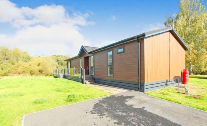 2 Bedroom Park Home For Sale In Riverdane Holiday Park, Hawthorn Lane, CW12