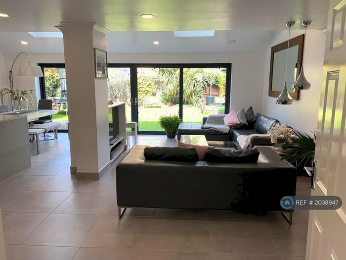 5 Bedroom Semi-Detached House To Rent In Deer Park Way, Waltham Abbey, EN9