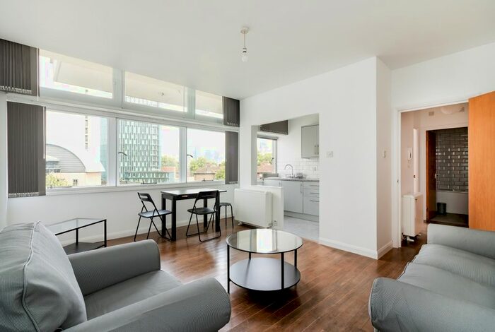 1 Bedroom Flat To Rent In Metro Central Heights, Elephant And Castle, SE1