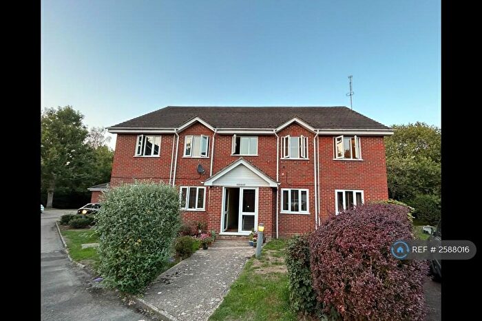 2 Bedroom Flat To Rent In Thornfield Green, Hawley, Camberley, GU17