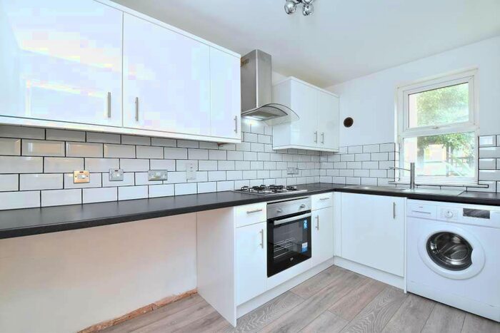 1 Bedroom Flat To Rent In Bayes Clo Bayes Close, Sydenham, SE26