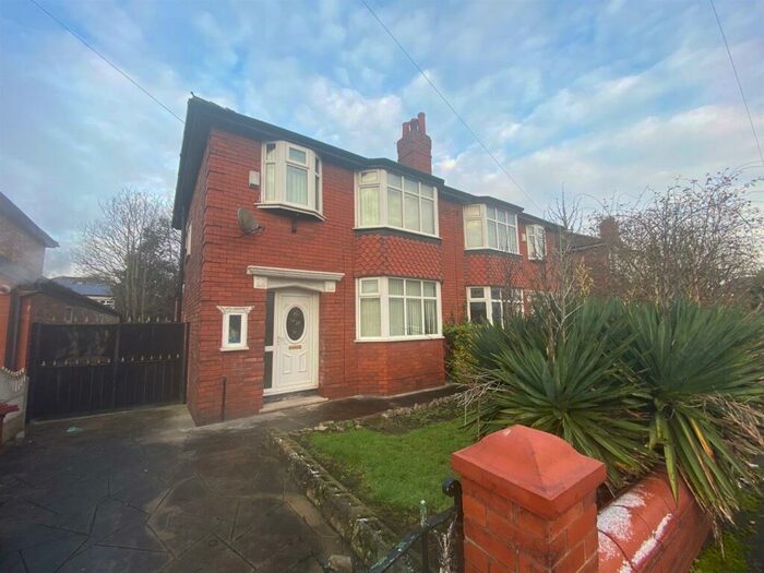 3 Bedroom Private Hall To Rent In Whitebrook Road, Fallowfield, Manchester, M14