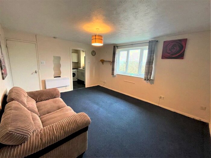 Studio To Rent In Conway Gardens, Grays, RM17