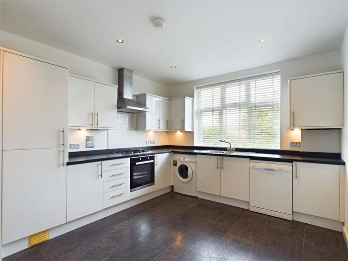 2 Bedroom Apartment To Rent In Mile Oak Road, Portslade, BN41