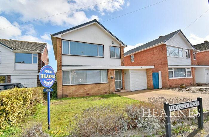 4 Bedroom Detached House For Sale In Locksley Drive, Ferndown, BH22