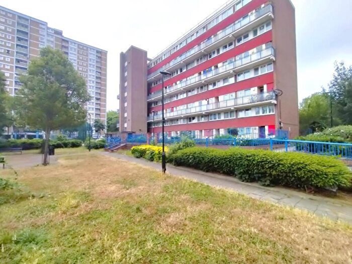 3 Bedroom Apartment To Rent In Bournes House, Chisley Road, N15