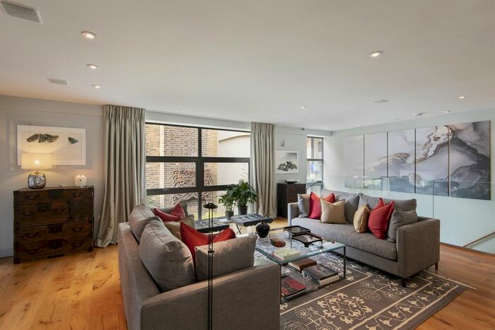 5 Bedroom Maisonette To Rent In Allen Street, London, W8