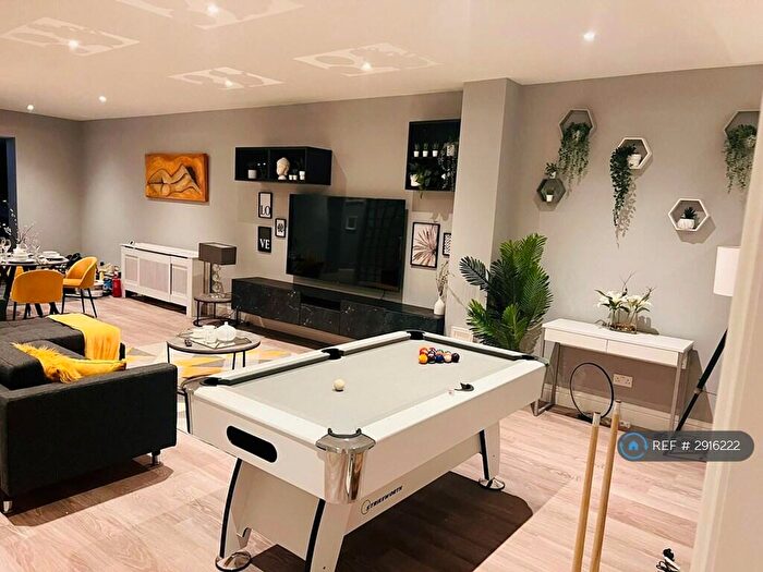 3 Bedroom Flat To Rent In Calvin Street, London, E1