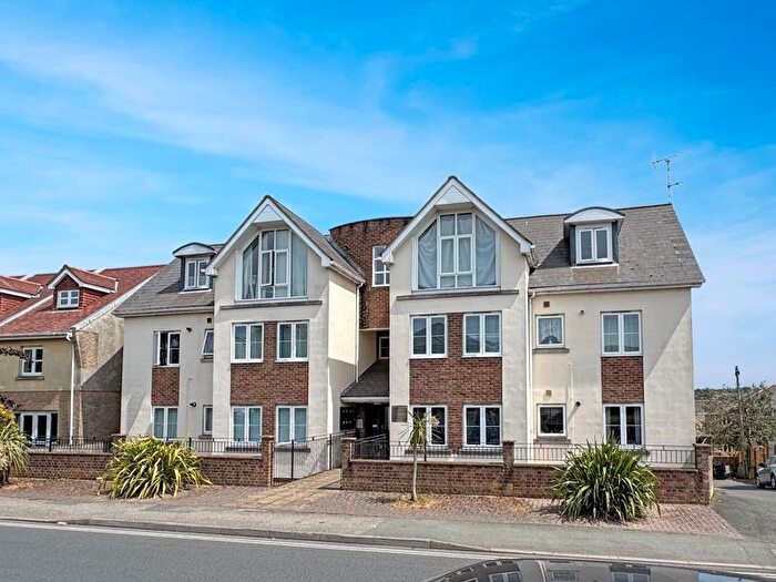 2 Bedroom Flat To Rent In Newport Road, Cowes, PO31