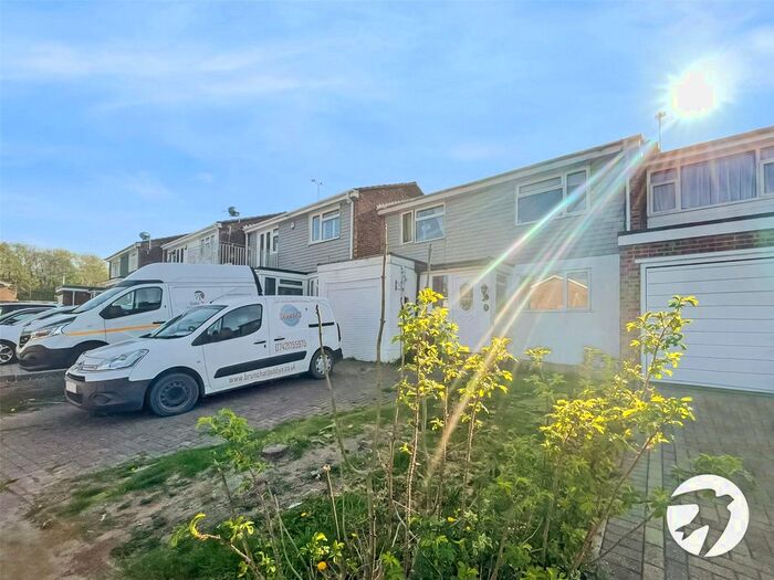 3 Bedroom Detached House To Rent In Sandringham Road, Rainham, Gillingham, Kent, ME8