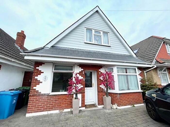 3 Bedroom Detached House For Sale In Pound Lane, Poole, BH15