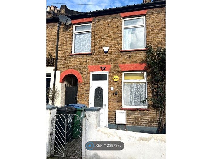 3 Bedroom Terraced House To Rent In Prince Street, Watford, WD17
