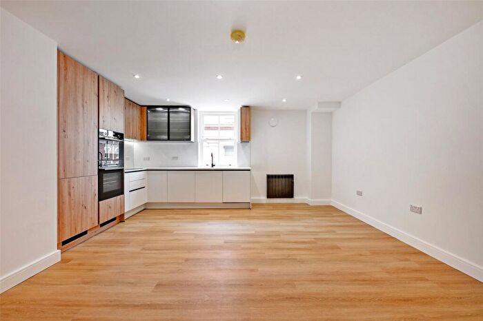 2 Bedroom Apartment To Rent In Lombard Street, Bedminster, Bristol, North Somerset, BS3