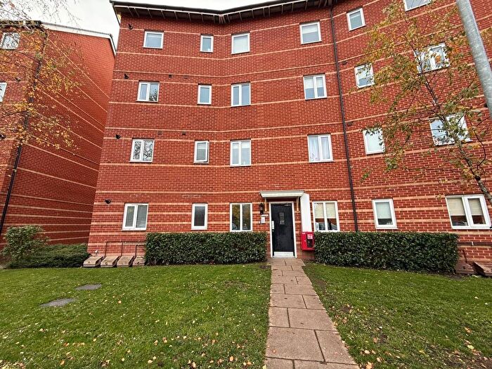 2 Bedroom Flat To Rent In Merton Way, Walsall, WS2
