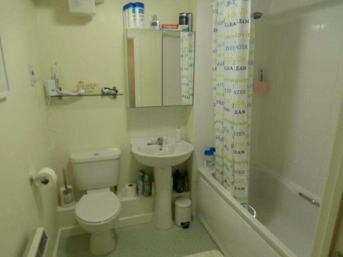 2 Bedroom Flat To Rent In Anchor Drive, Tipton, DY4