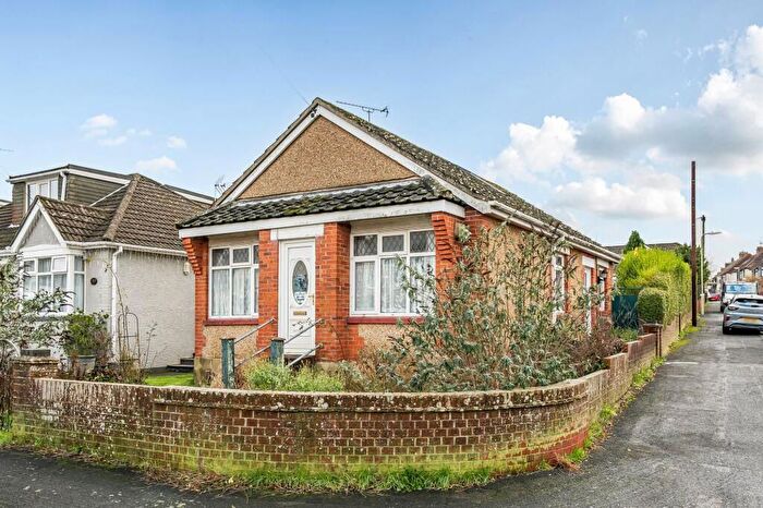 2 Bedroom Bungalow For Sale In Victoria Avenue, Purbrook, Waterlooville, PO7