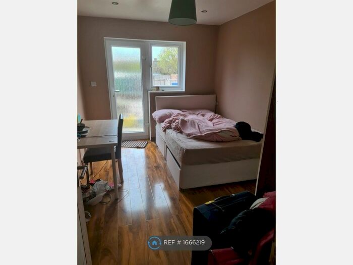 1 Bedroom Flat To Rent In Borehamwood, Borehamwood, WD6