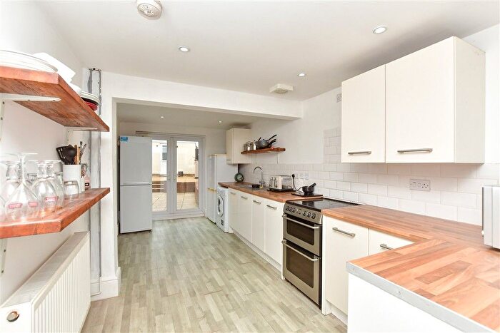 4 Bedroom End Of Terrace House For Sale In The Street, Iwade, Sittingbourne, Kent, ME9