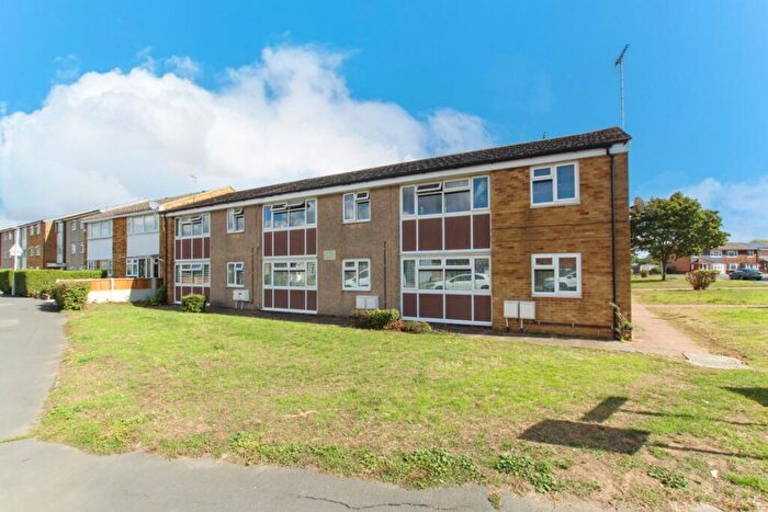 1 Bedroom Flat For Sale In Arundel Road, Wickford, SS11