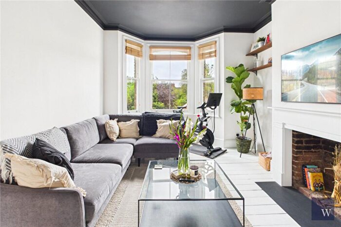 2 Bedroom Apartment For Sale In Thurlow Hill, London, SE21