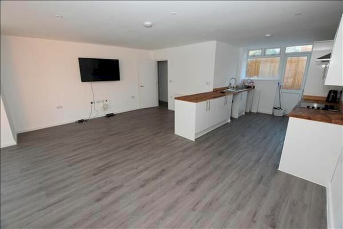 2 Bedroom Flat To Rent In Bedford Avenue, Bexhill-On-Sea, TN40