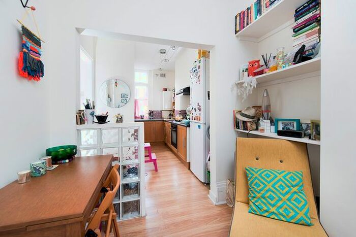 1 Bedroom Flat To Rent In Hanley Road, Finsbury Park, London, United Kingdom, N4