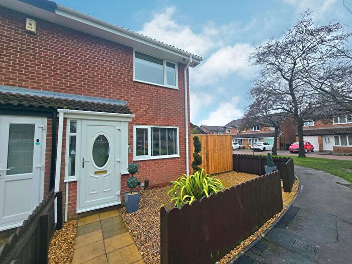 2 Bedroom End Terrace House For Sale In Sunningdale Green, Darlington, DL1
