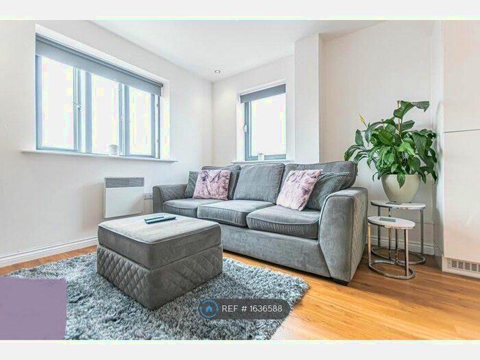 2 Bedroom Flat To Rent In Marina Walk, Leigh, WN7