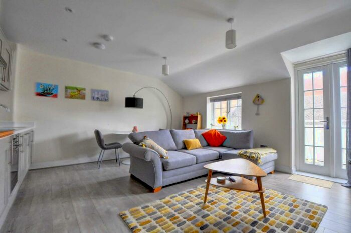 1 Bedroom Apartment To Rent In Dean Street, Marlow, SL7