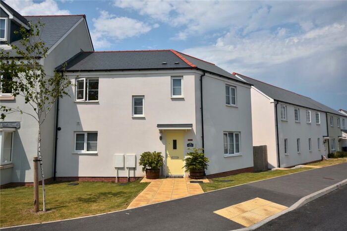 4 Bedroom End Of Terrace House For Sale In Oaktree Road, South Molton, Devon, EX36