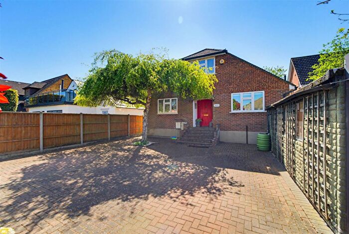 4 Bedroom Detached House To Rent In Ferry Avenue, Staines-Upon-Thames, TW18