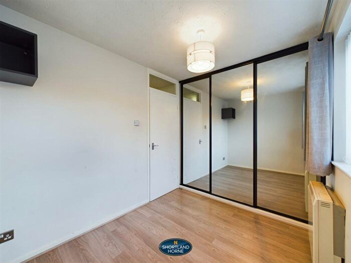 1 Bedroom Maisonette To Rent In Brunel Close, Stoke, Coventry, CV2
