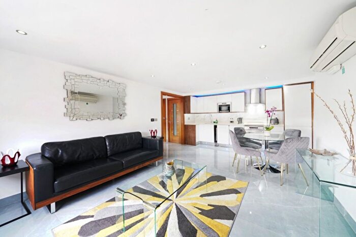 1 Bedroom Flat To Rent In Gloucester Place, London, W1U