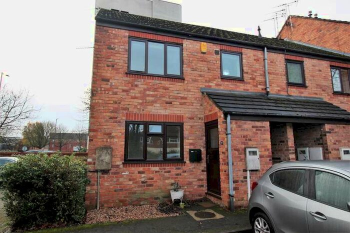 2 Bedroom Ground Maisonette Flat To Rent In Duke Street, Derby, DE1
