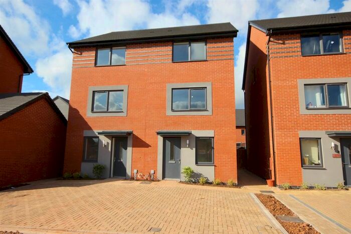 4 Bedroom Town House To Rent In Elmores Well Avenue, Exeter, EX1