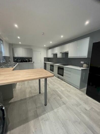 8 Bedroom House Of Multiple Occupation To Rent In Gladys Avenue, Portsmouth, Hampshire, PO2