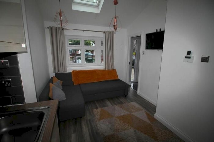 1 Bedroom Flat To Rent In Ward Avenue, Grays, Essex, RM17