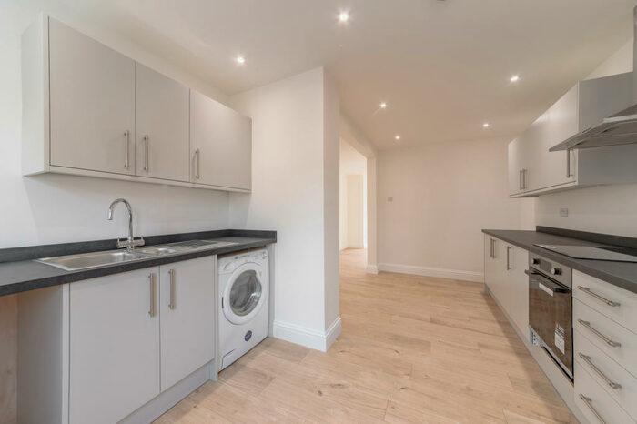 3 Bedroom End Of Terrace House To Rent In Mount Pleasant Rd, Aldershot, GU12