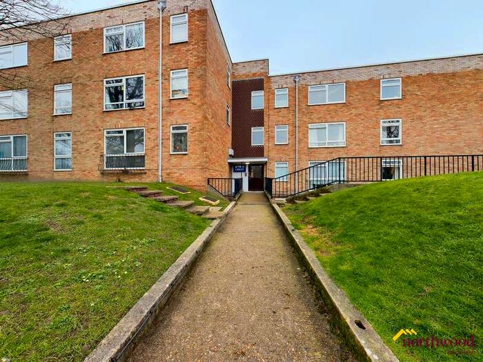 1 Bedroom Flat To Rent In Tower Road, , Brighton, BN2