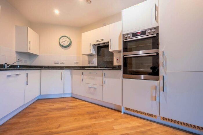 2 Bedroom Flat To Rent In Gresham Park Road, Old Woking, GU22