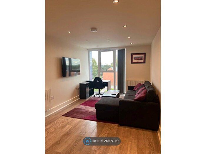 1 Bedroom Flat To Rent In Lantern Court, Beeston, Nottingham, NG9