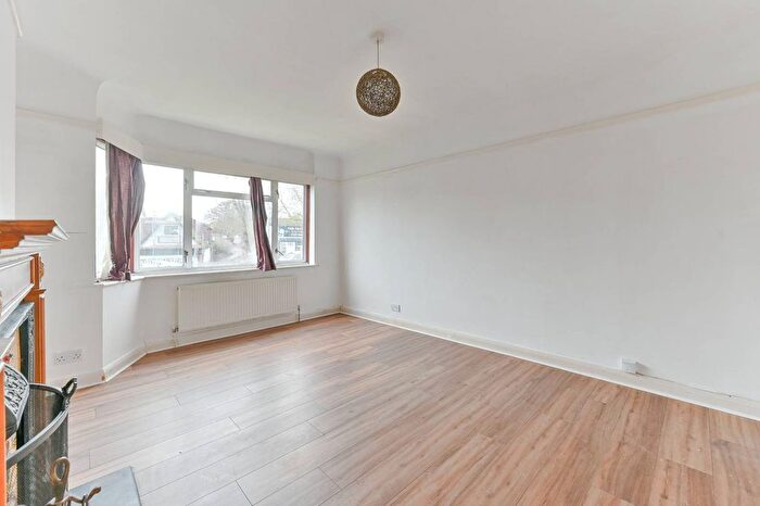 2 Bedroom Maisonette To Rent In Stanley Park Road, Carshalton, SM5