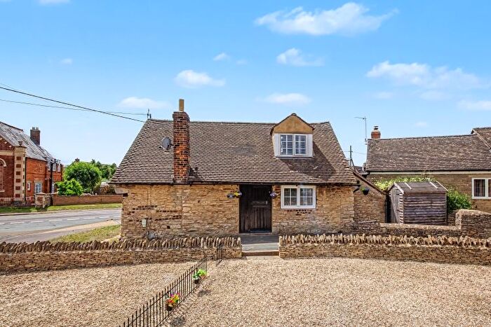 2 Bedroom Cottage To Rent In Millwood End, Long Hanborough, Witney, OX29
