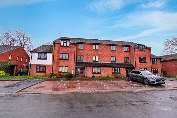 1 Bedroom Flat For Sale In William Tarver Close, Warwick, Warwickshire, CV34
