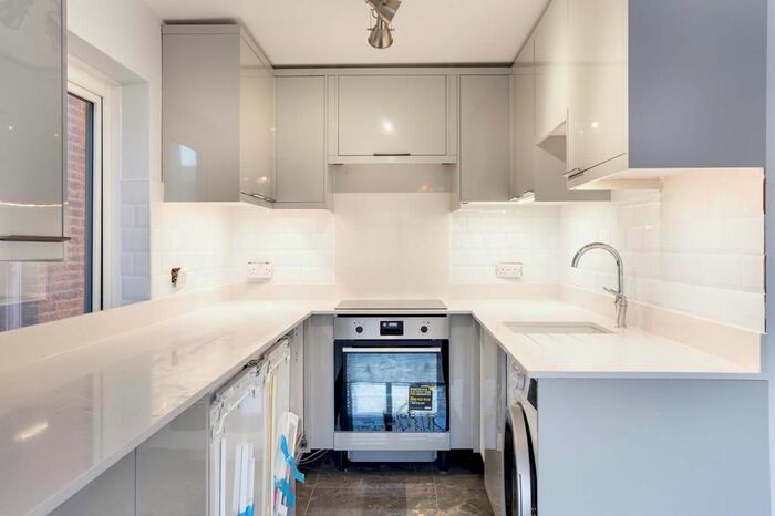 1 Bedroom Flat To Rent In Surbiton Road, Kingston Upon Thames KT1