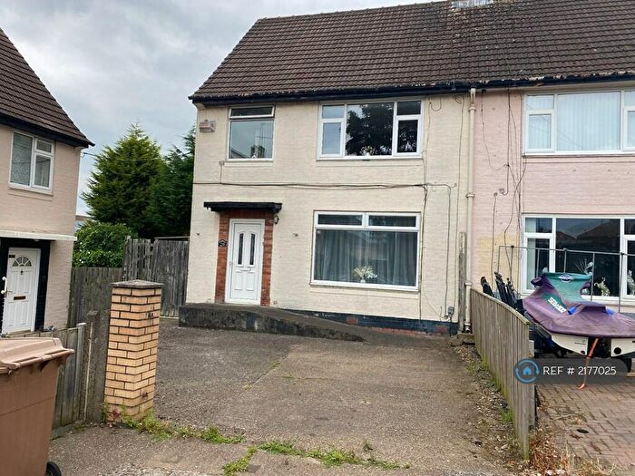 4 Bedroom Semi-Detached House To Rent In The Roundway, Newcastle Upon Tyne, NE12