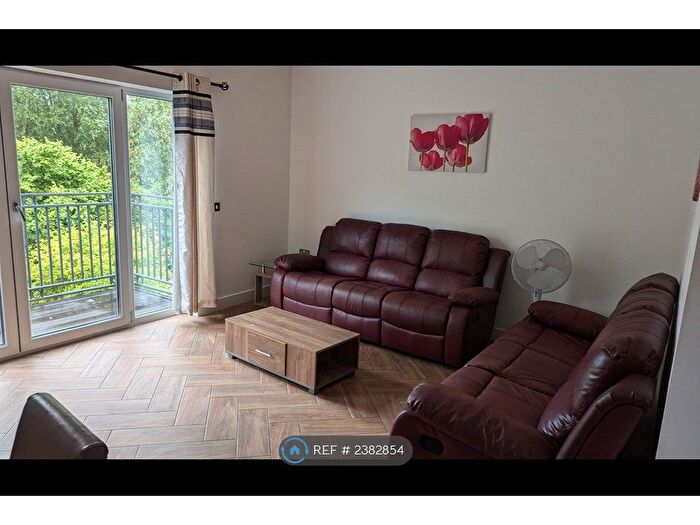 3 Bedroom Flat To Rent In London Road, High Wycombe, HP11