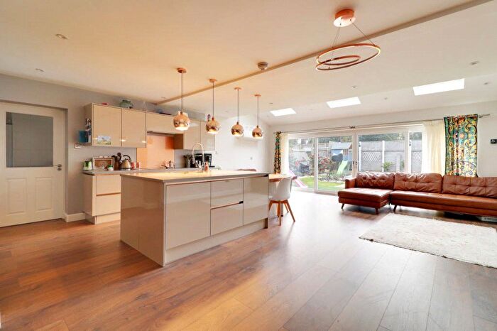 4 Bedroom Detached House For Sale In Cotswold Close, Kingston Hill, KT2