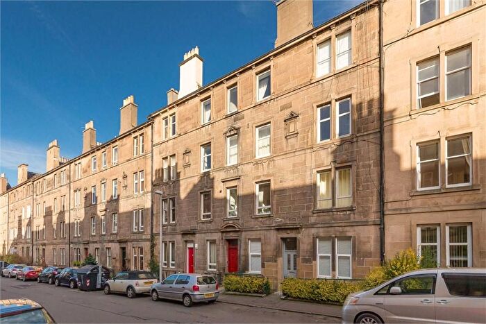 2 Bedroom Flat To Rent In Roseburn Place, Roseburn, Edinburgh, EH12